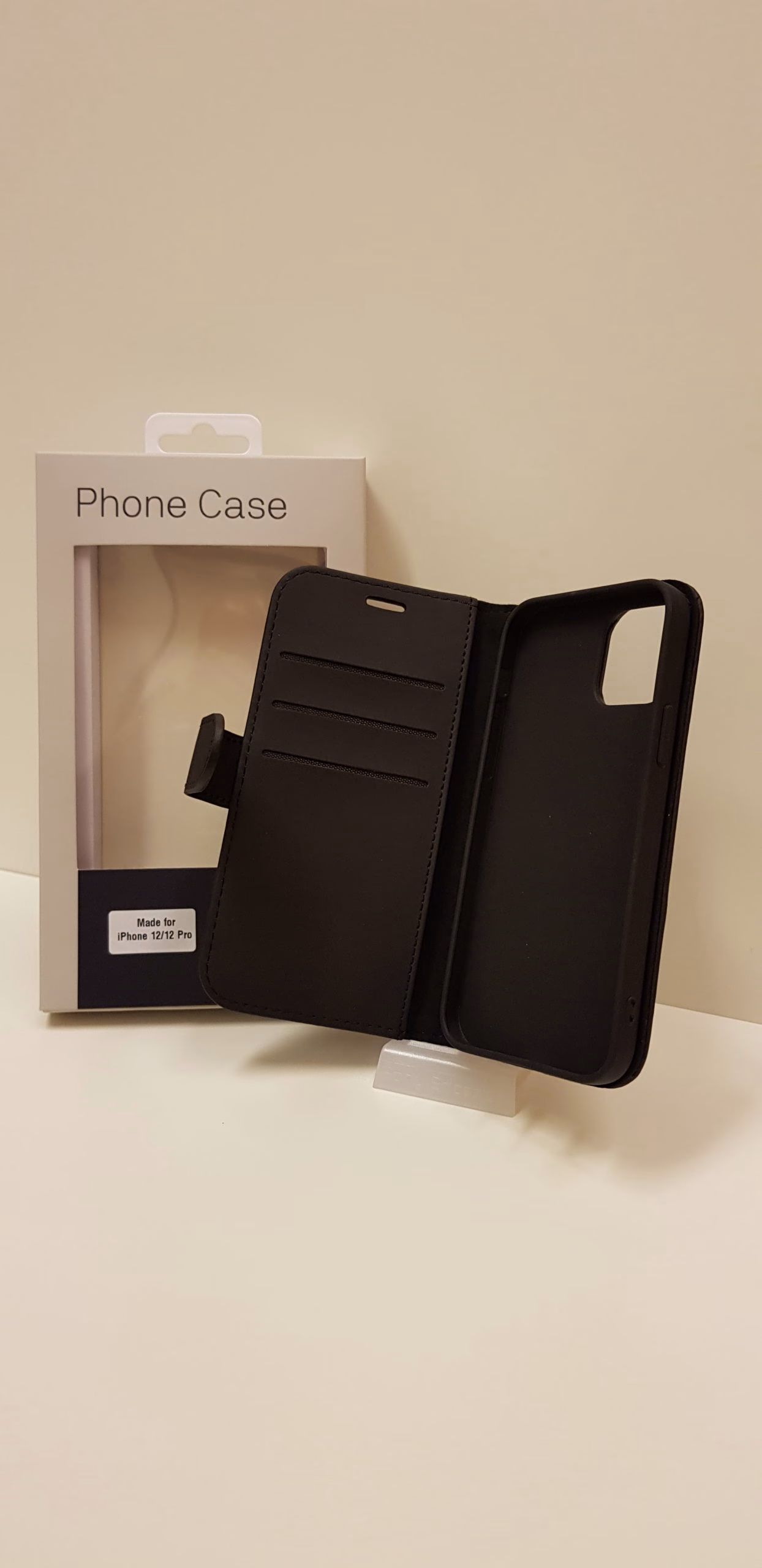 iiglo mobilveske for iPhone 12 / 12 PRO Rimelig og solid deksel med 3 lommer til kort og åpning for kamera. Magnetlås.